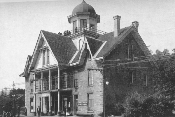 Saul Davis' Table Rock House Saul Davis' Table Rock House