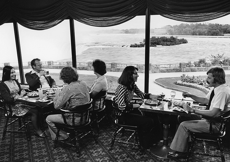 Table Rock Restaurant People dining at Table Rock Centre